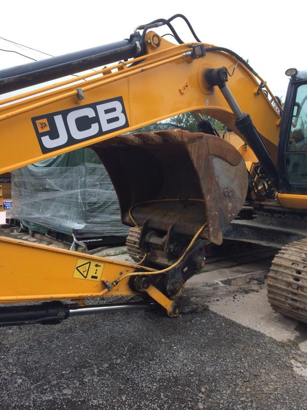 Экскаватор гусеничный JCB JS2 60LC