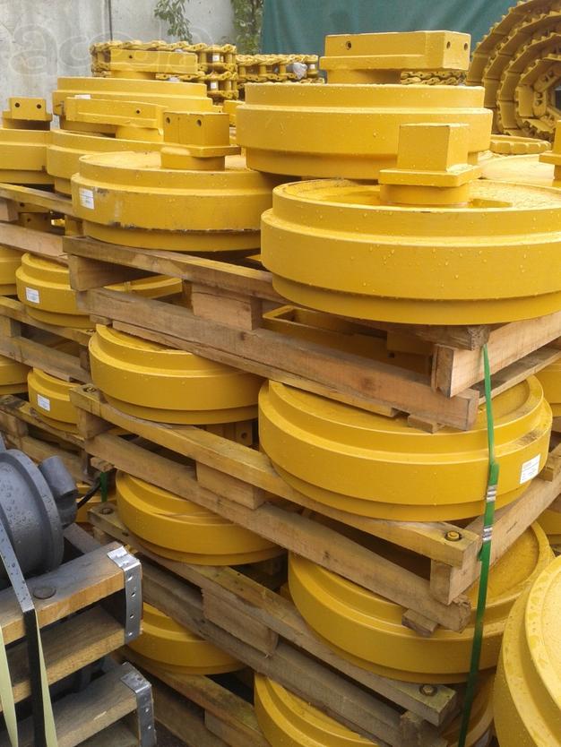 Колесо направляющее Komatsu PC300LC-7, PC300LC-8, PC350