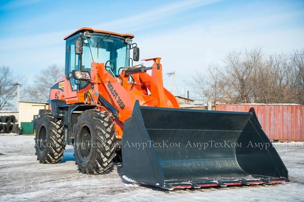 Фронтальный погрузчик  MOLOT 300F